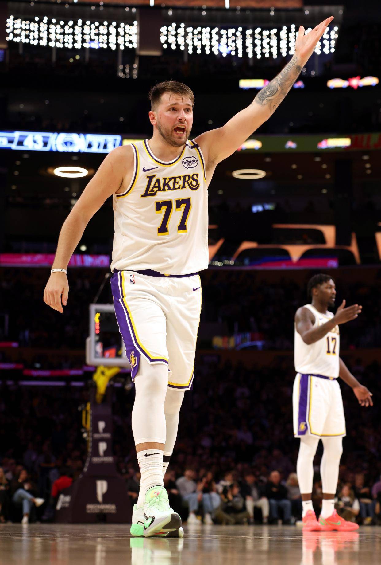 火箭客场大胜灰熊，逼近西部前四的简单介绍