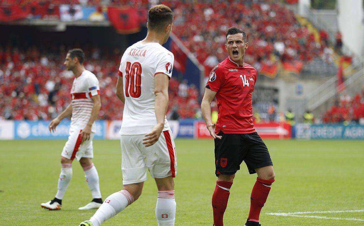 包含北爱尔兰逆转乌克兰，小组积分有所提升的词条