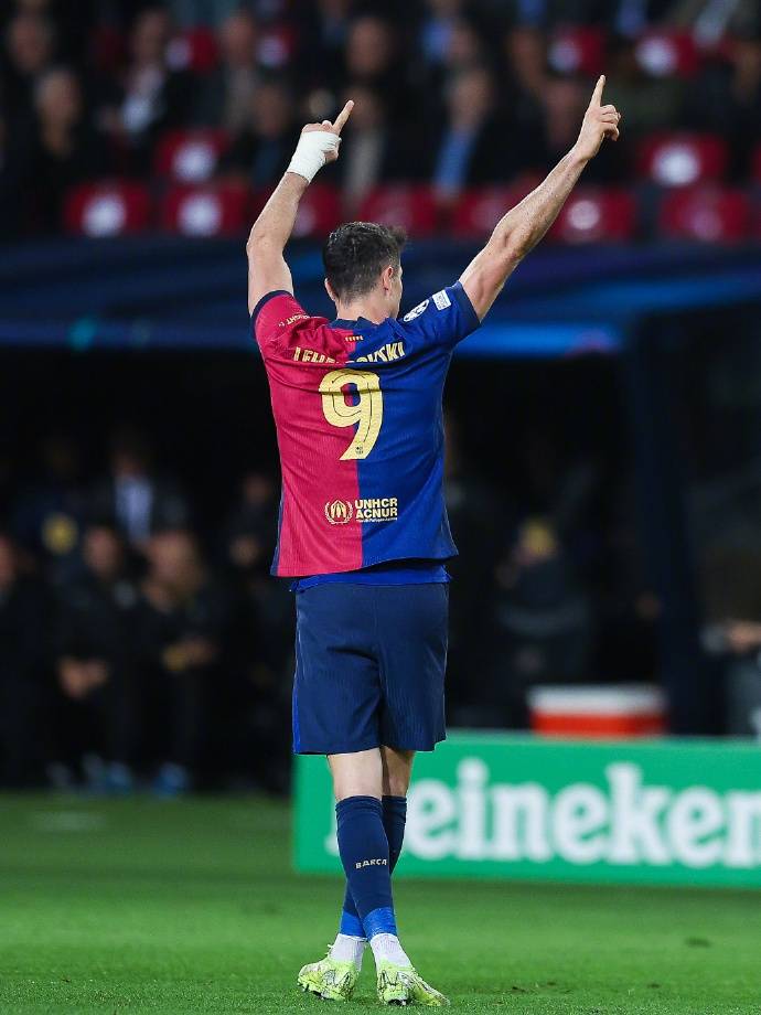 拜仁巴黎大战，梅罗戴上最佳射手宝座