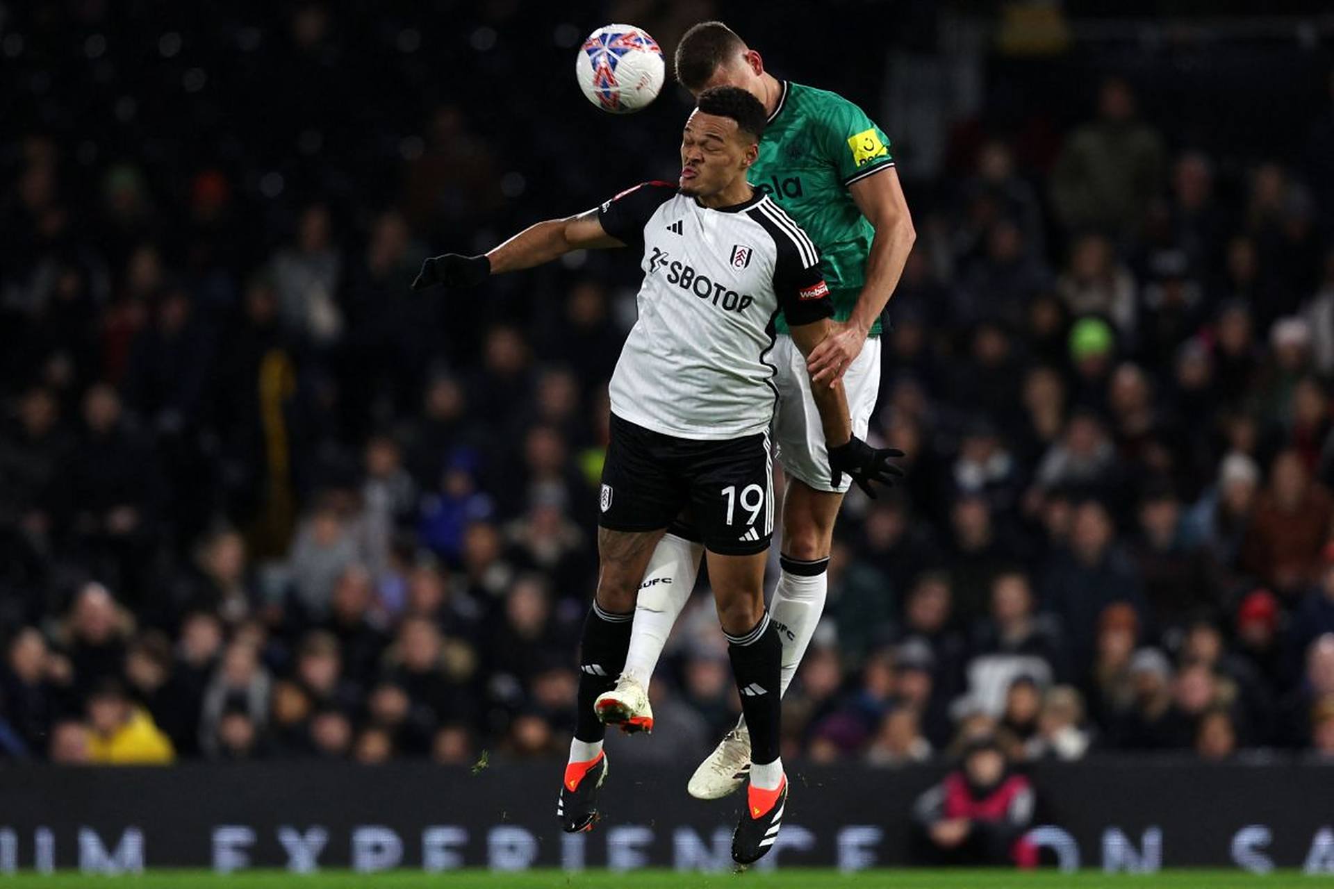 半岛体育在线登录-关于富勒姆客场取胜，力保保级希望的信息