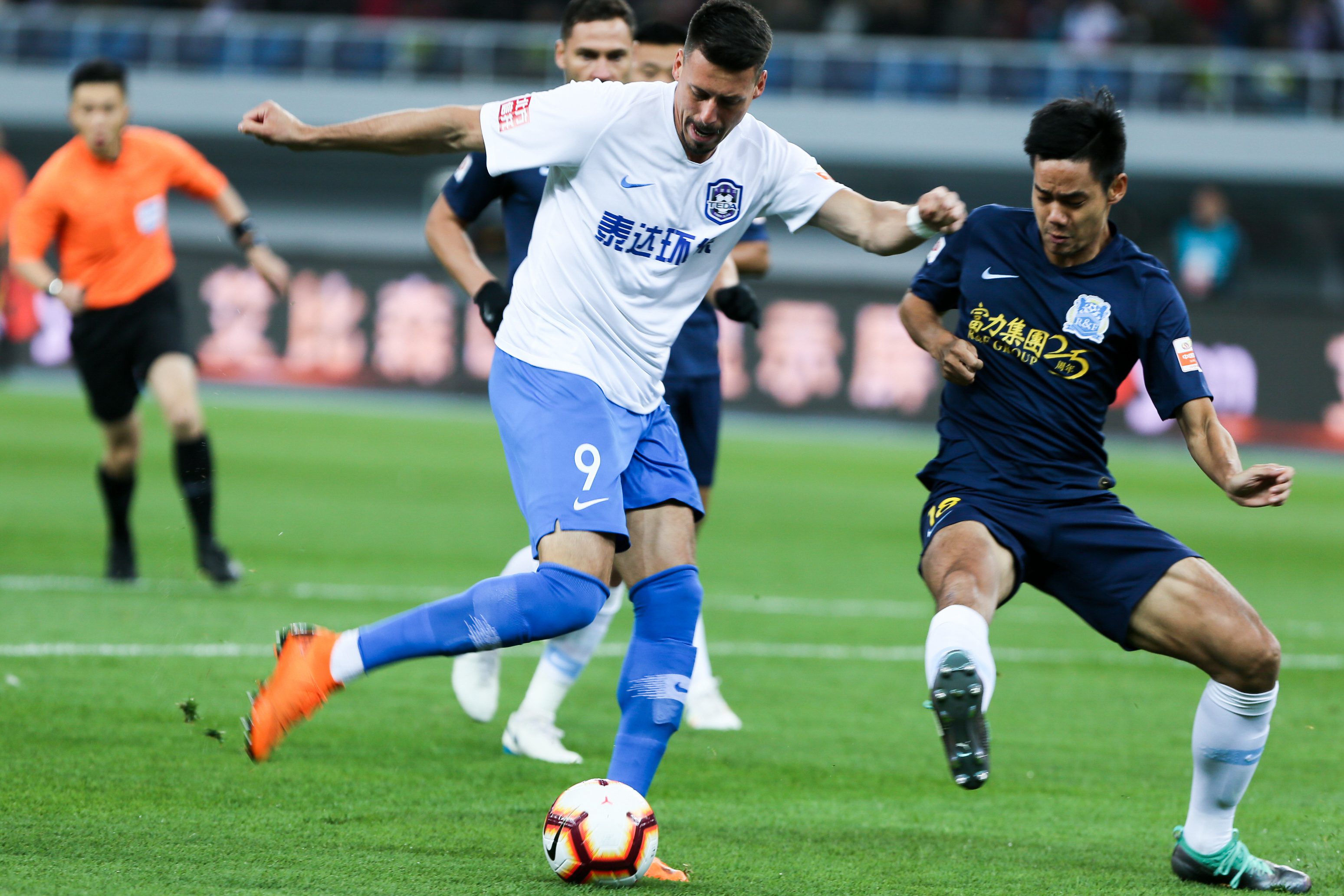 富力主场力克泰达，保持主场不败