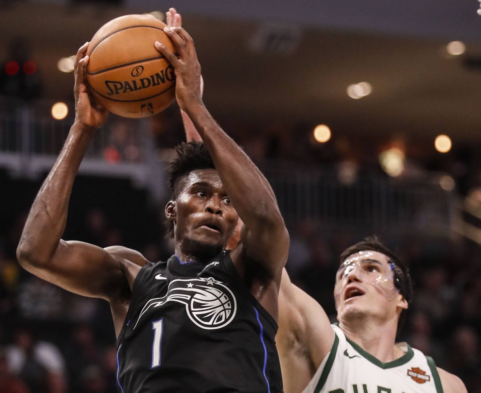 关于鹈鹕队大将高效砍分，挑战西部前四的信息