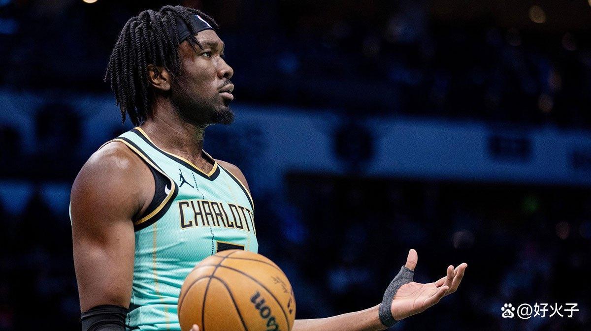 半岛体育官方-步行者战胜黄蜂，特纳在场上展现强大能力的简单介绍