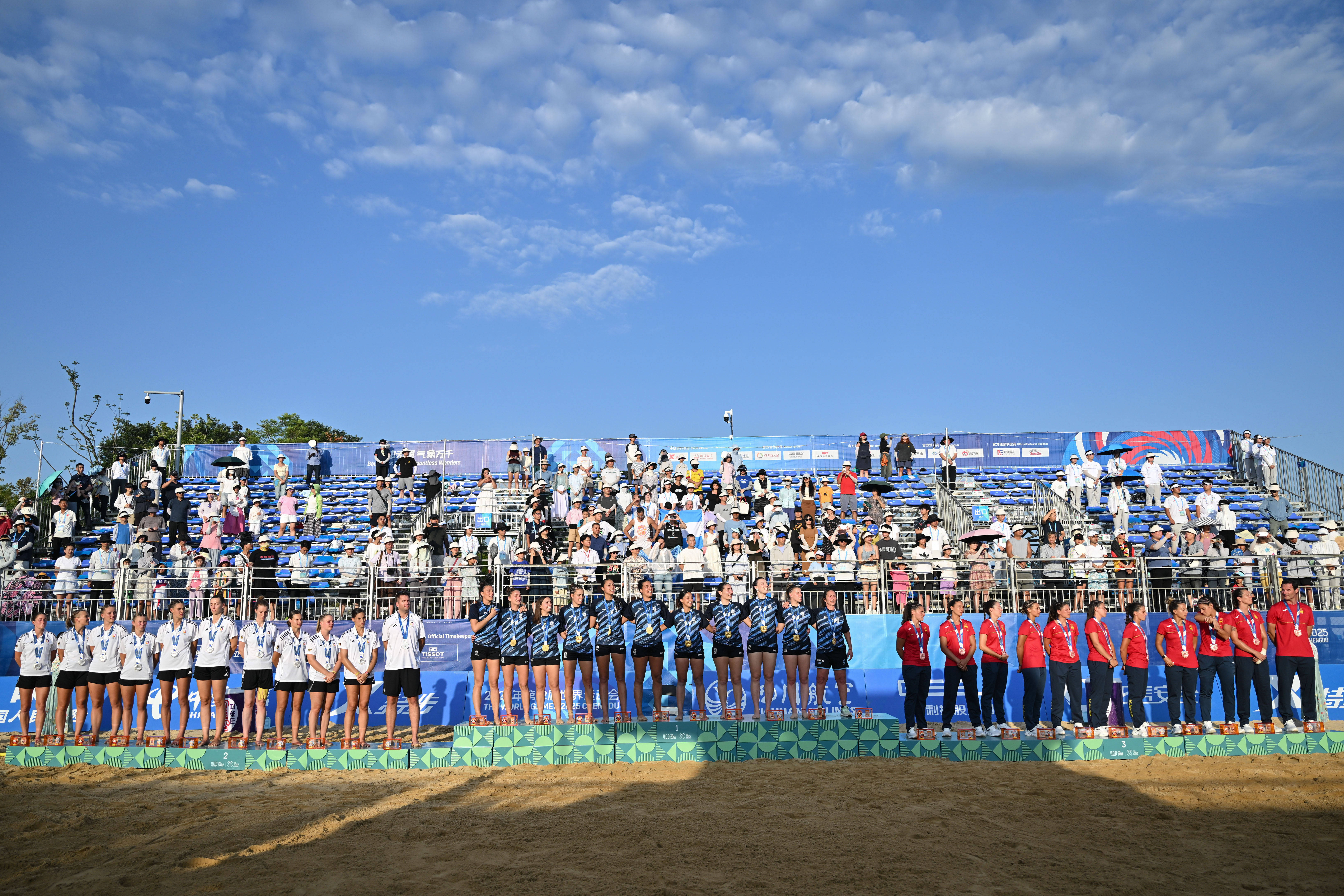 阿根廷游泳选手实现个人突破，斩获金牌