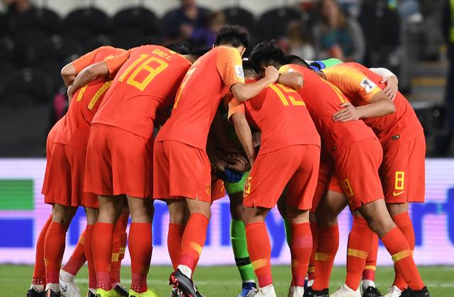 半岛体育app下载-亚洲杯比赛中的一场惊险对决