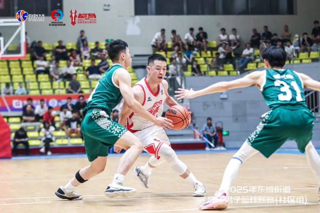 强队狭路相逢，篮球赛场悬念重重